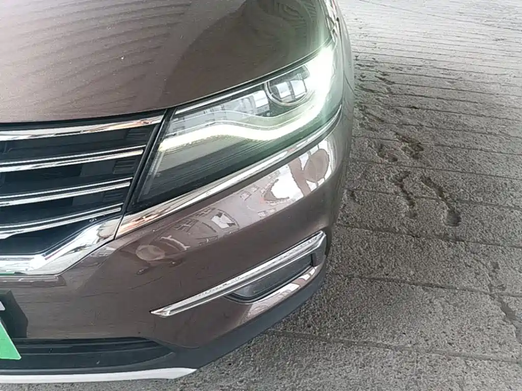 Фото 24 - Roewe RX5