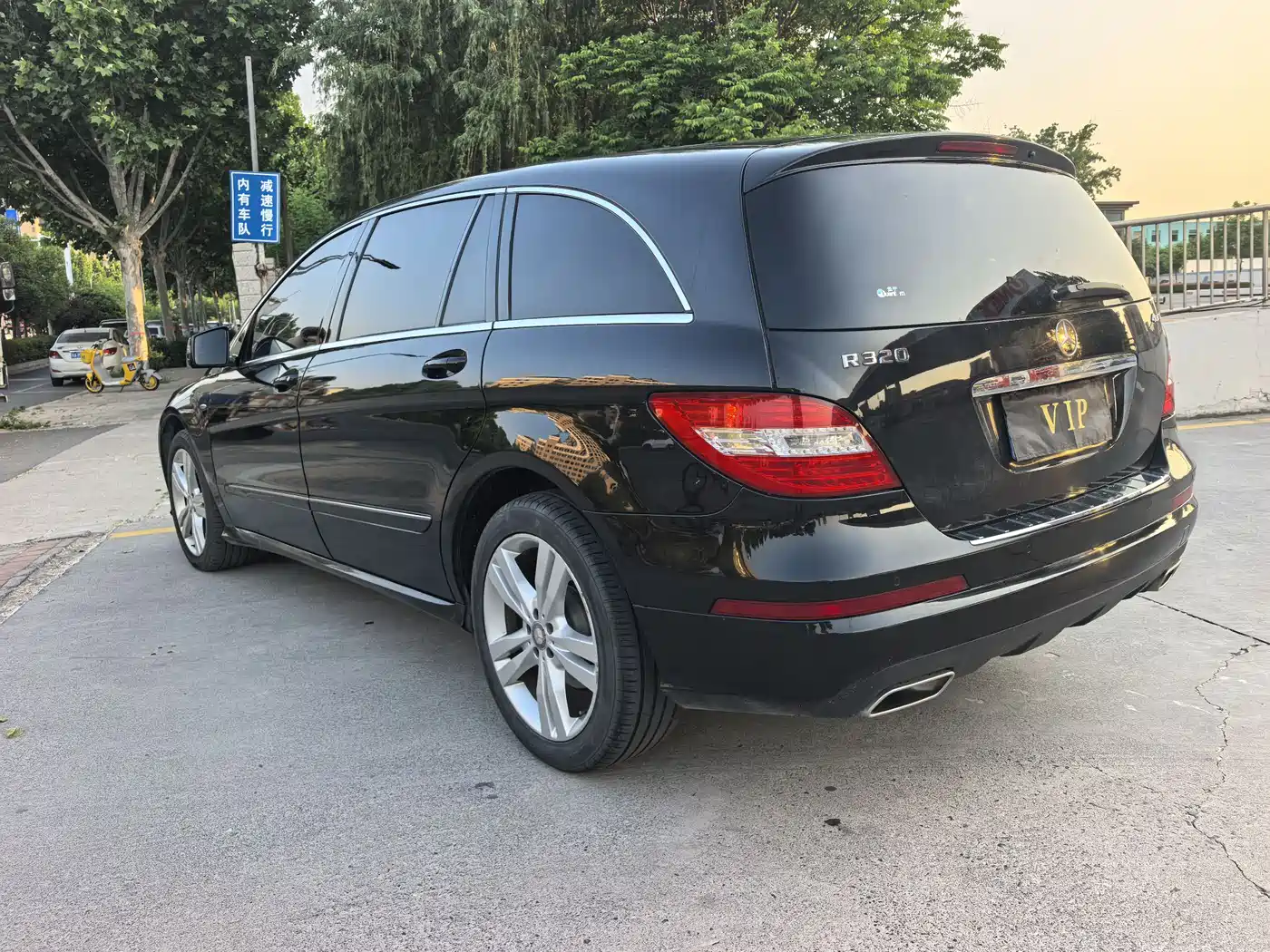 Mercedes-Benz R-Class 2017 R 320 4MATIC Luxury Collector's Edition фото 9