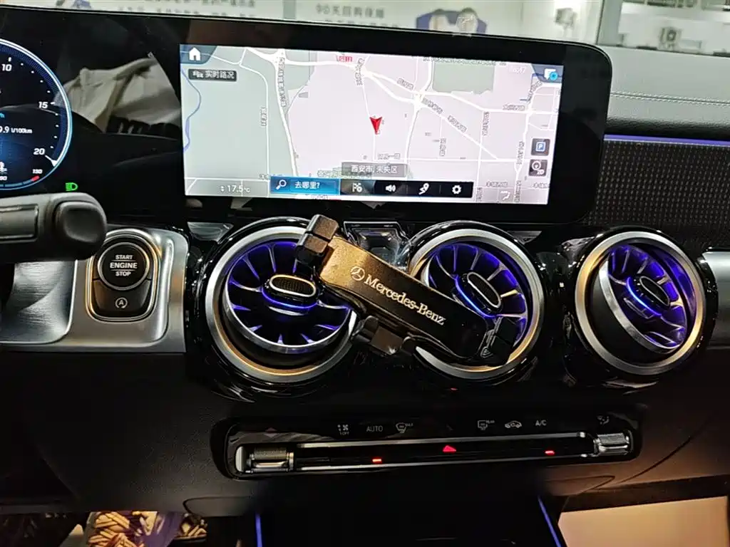 MERCEDES-BENZ GLB