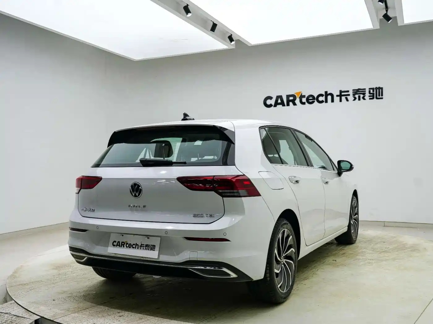 Volkswagen Golf 2023 280TSI DSG Pro фото 19