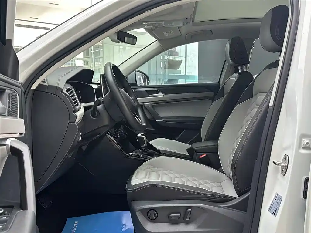 Volkswagen Tayron 2023 300TSI 2WD Luxury Plus Advanced Edition фото 12
