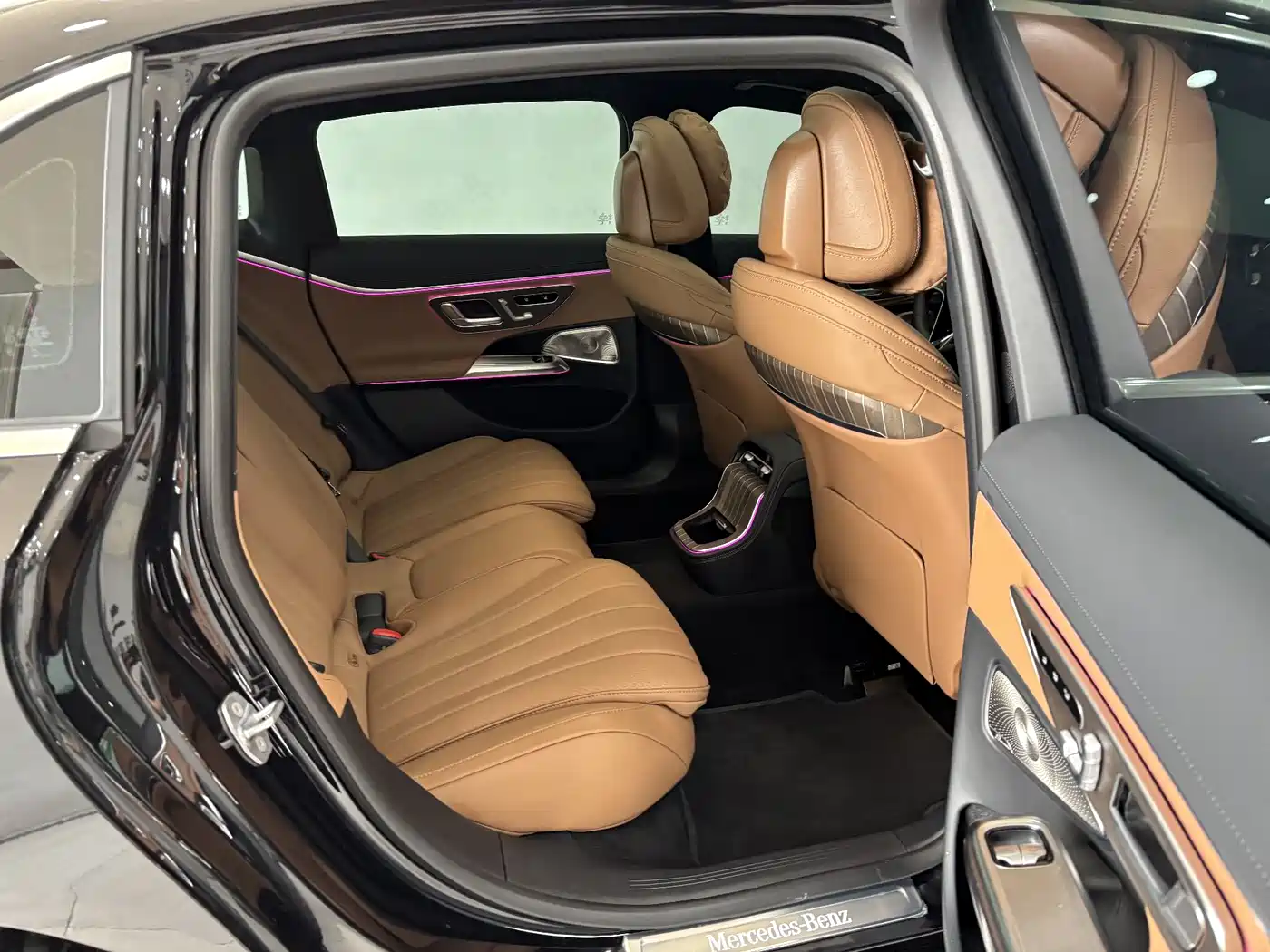 Mercedes-Benz E-Class 2026 E 300 L Luxury фото 23