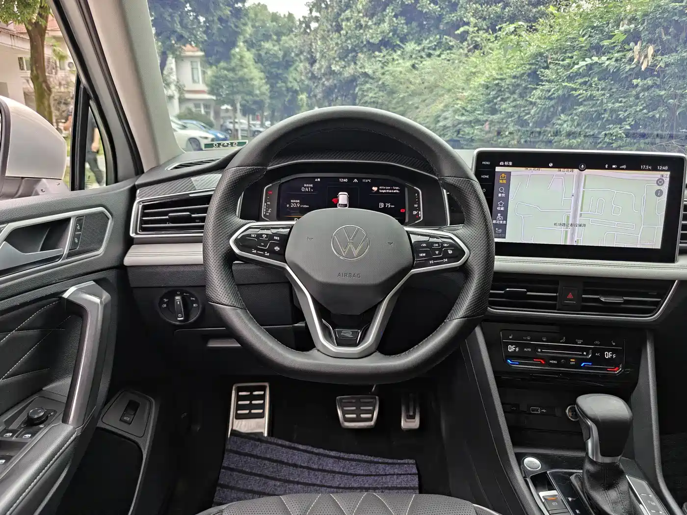Volkswagen Tiguan L 2022 380TSI Automatic 4WD R-Line Cross Edition 7-Seater фото 9