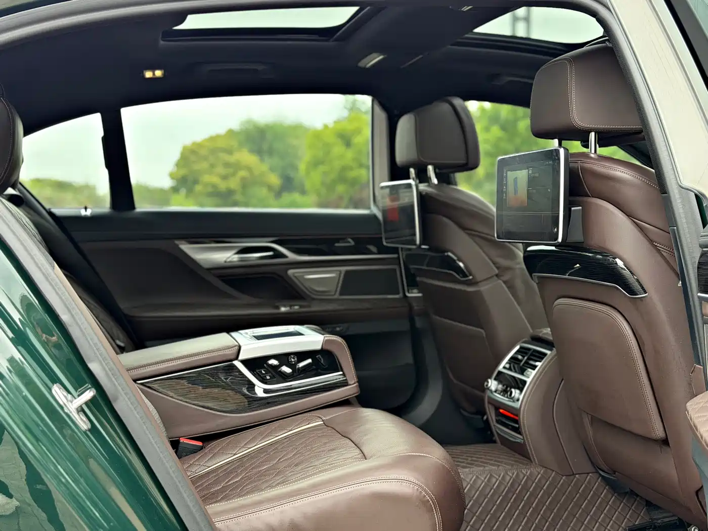 BMW 7 Series 2019 740Li Exclusive M Sport Package фото 15