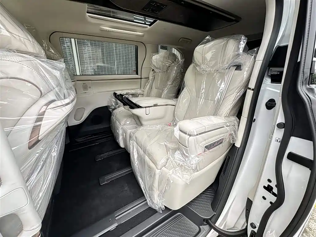 Lexus LM 2025 Model 500h Six-Seater Prestige Edition фото 14