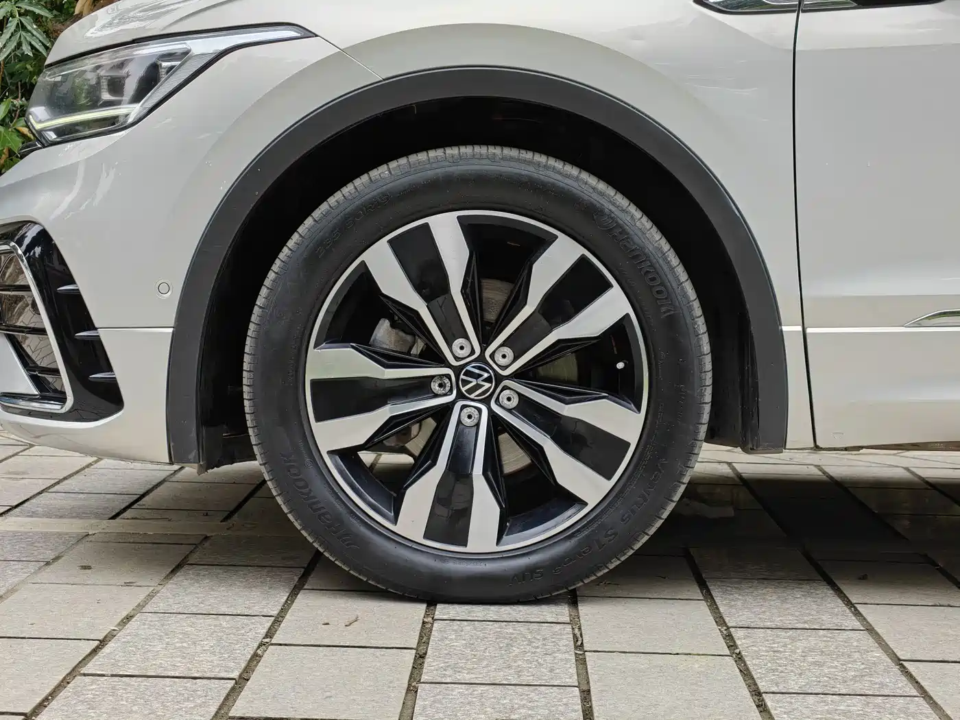 Volkswagen Tiguan L 2022 380TSI Automatic 4WD R-Line Cross Edition 7-Seater фото 5