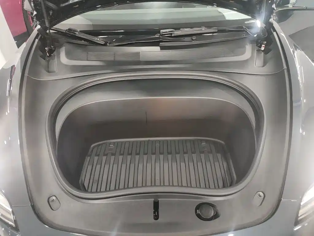 Фото 20 - Tesla Model 3
