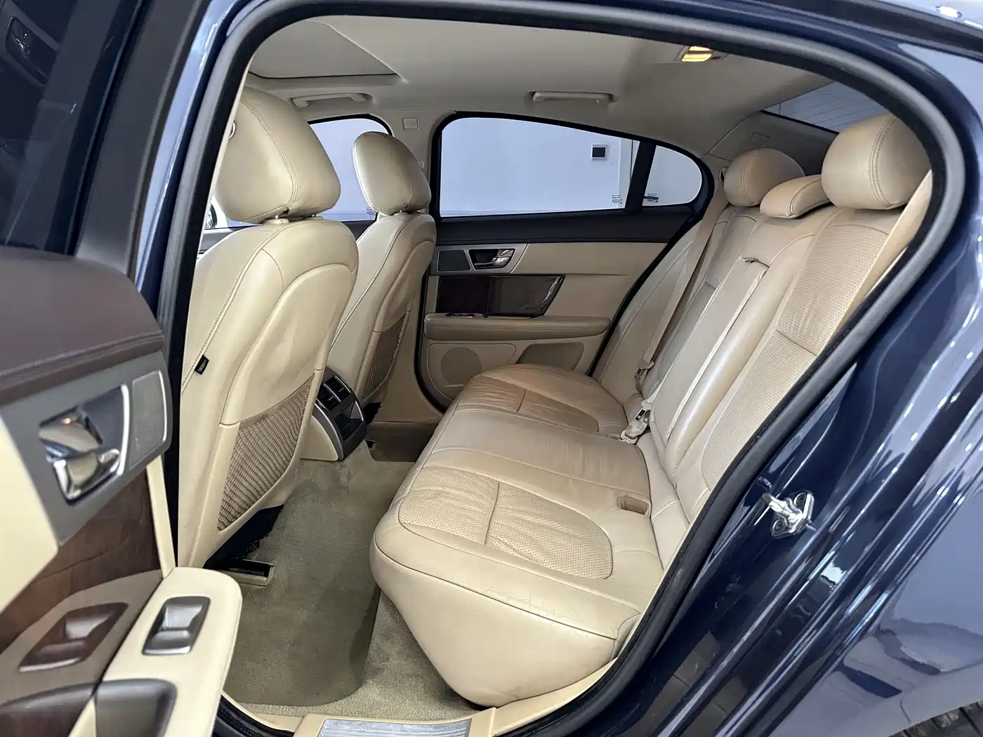 Jaguar XF 2009 2009 Model XF 3.0L V6 Luxury Edition