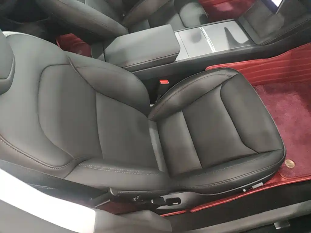 Фото 25 - Tesla Model 3