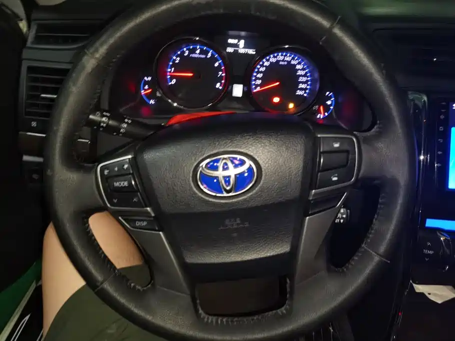 Toyota Reiz 2015 2013 2.5V Premium Edition