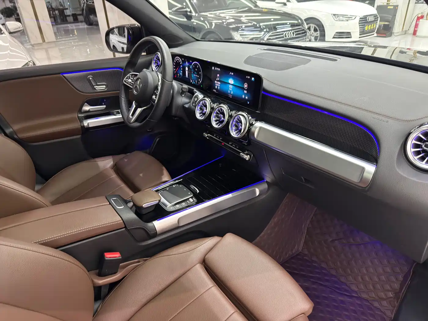 Mercedes-Benz GLB 2022 Model GLB 200 Fashion Edition фото 11