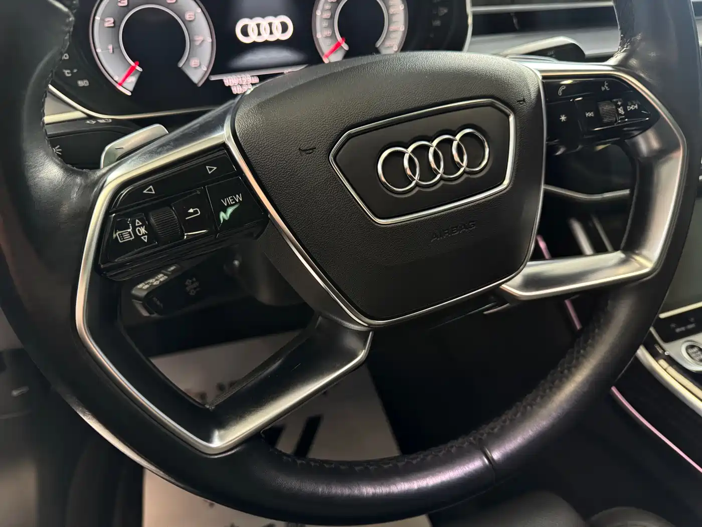 AUDI A8