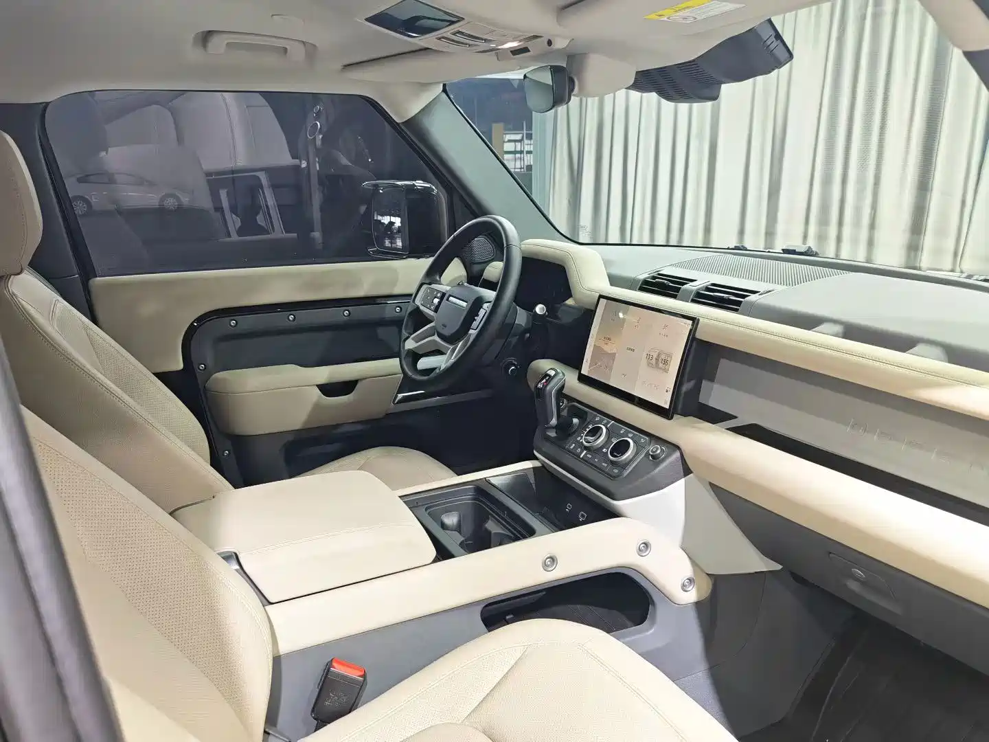 Фото 8 - Land Rover Defender