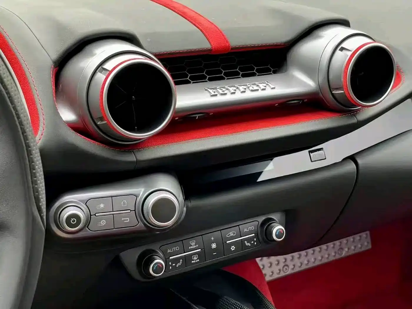Ferrari 812 2017 6.5L Superfast фото 11