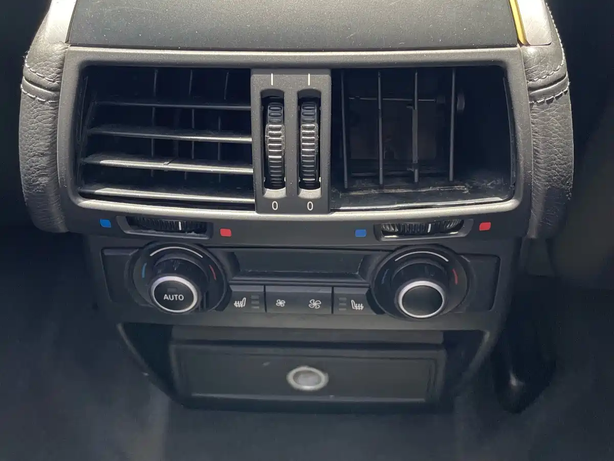BMW X5 M 2010 X5 M фото 16