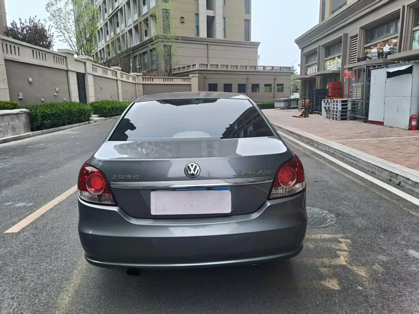 Volkswagen Lavida 2011 1.6L Automatic Pinxuan Edition фото 12