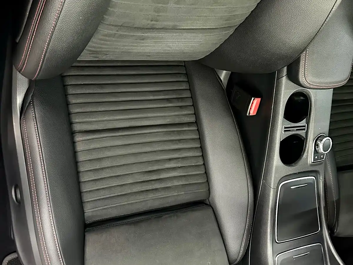 Mercedes-Benz CLA (Import) 2018 CLA 220 4MATIC фото 17