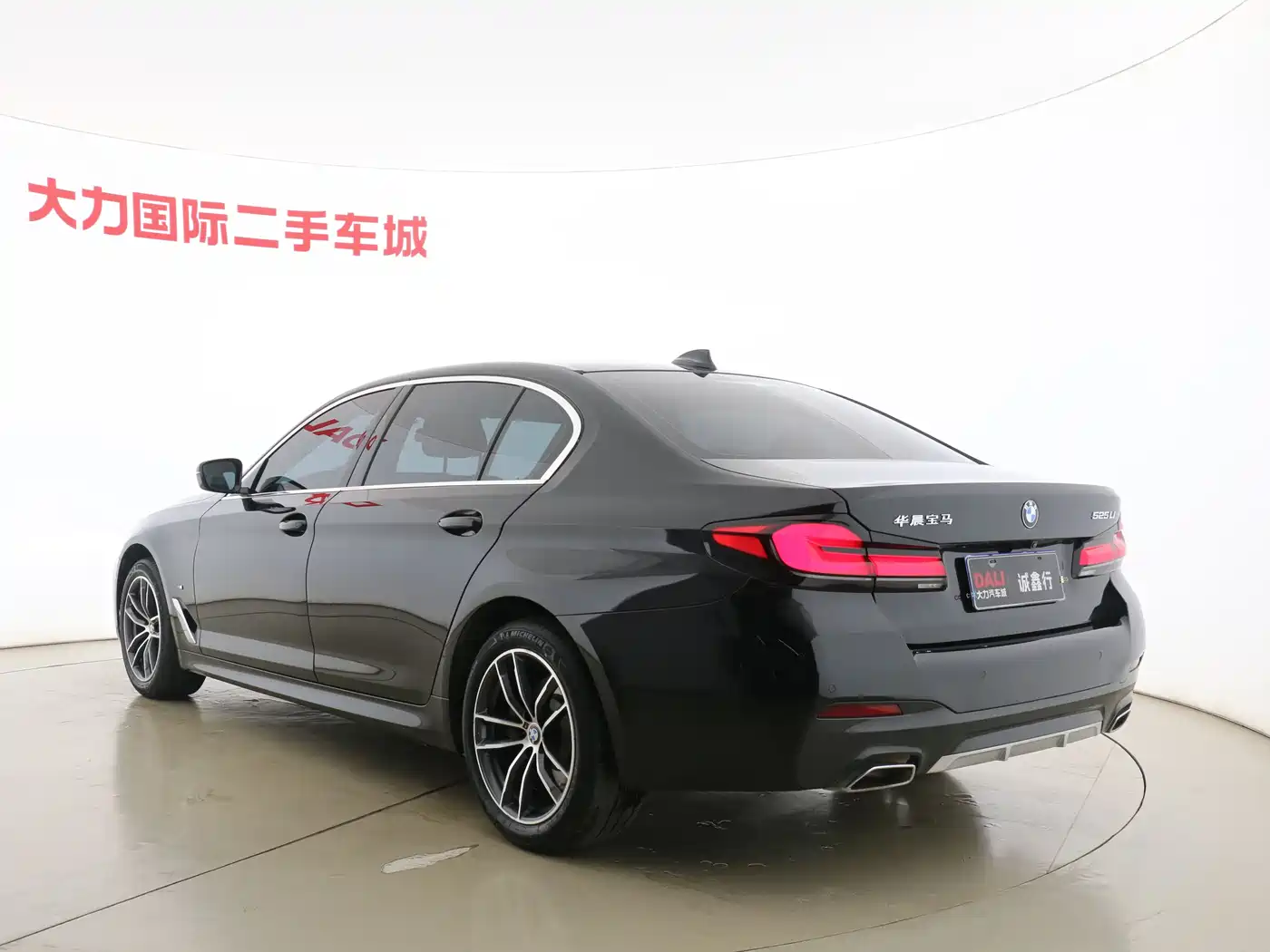 BMW 5 Series 2022 525Li M Sport Package фото 13