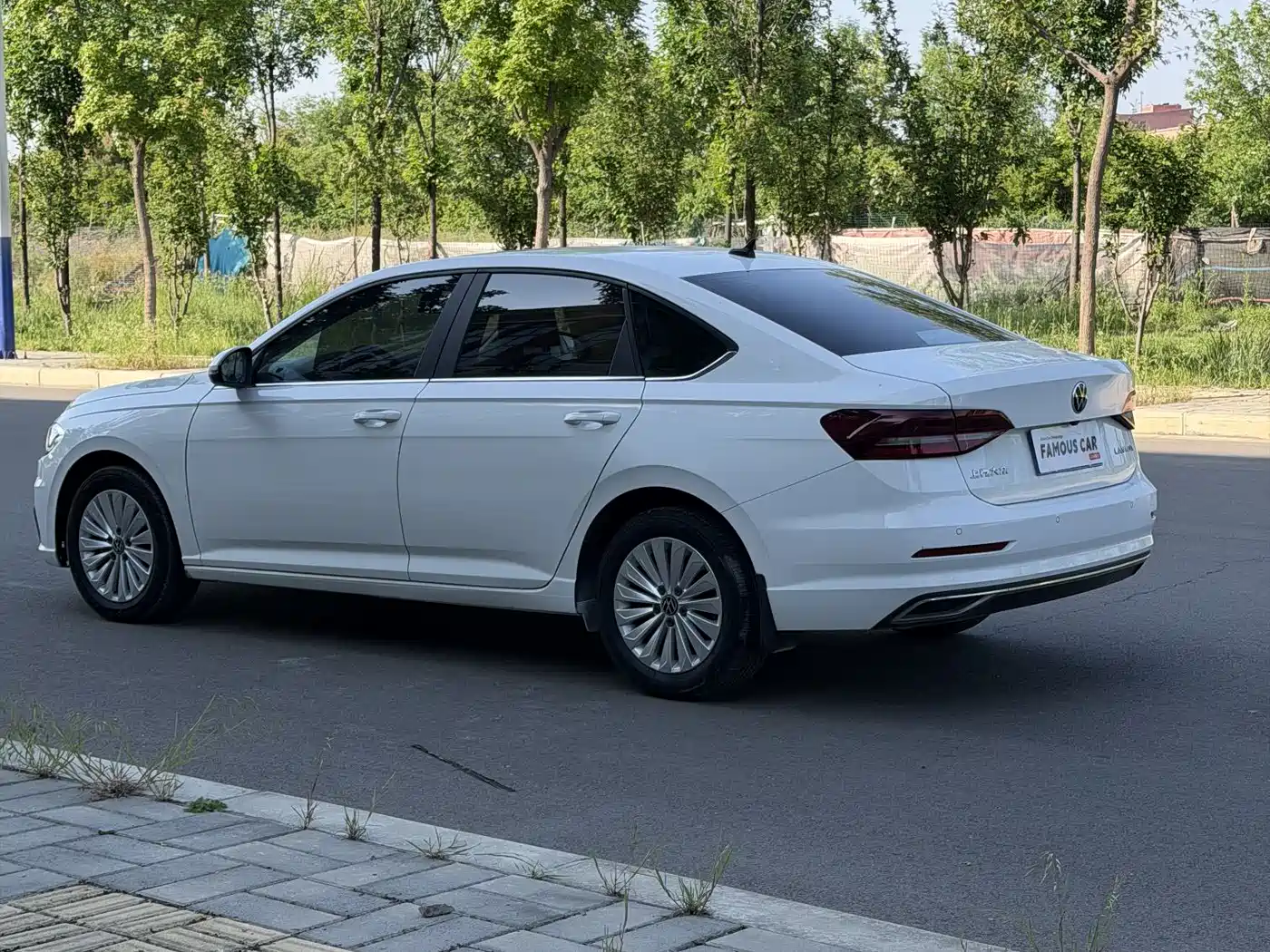 Volkswagen Lavida 2022 1.5L Auto Comfort Edition фото 4