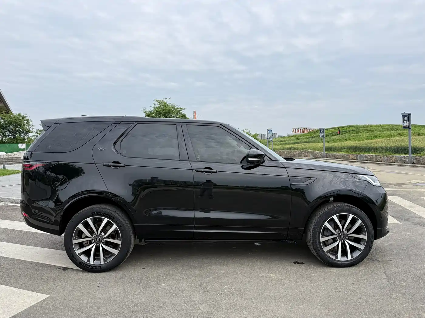 Land Rover Discovery 2021 360PS R-Dynamic SE фото 4