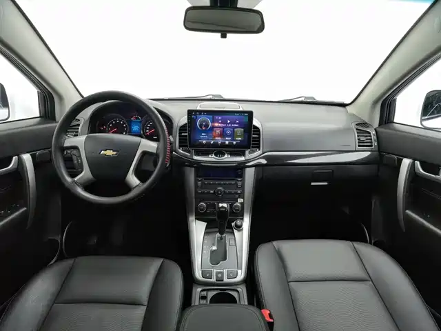Chevrolet Captiva 2017 2.4L 2WD Luxury Edition 7-Seater — фото 5