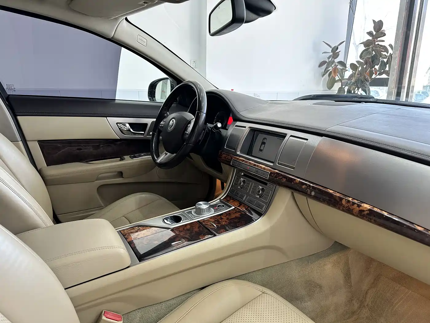 Jaguar XF 2009 2009 Model XF 3.0L V6 Luxury Edition