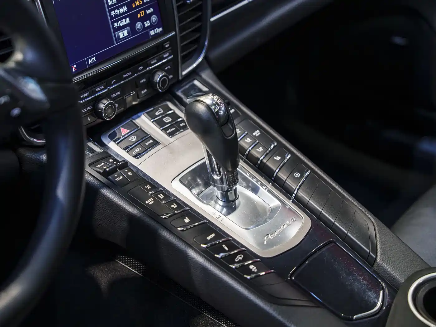 Porsche Panamera 2014 Panamera 3.0T фото 17