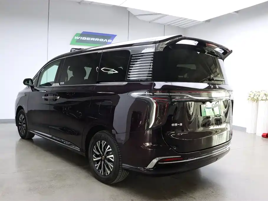 Hongqi HQ9 PHEV 2024 2024 Model 2.0T AWD Business Edition