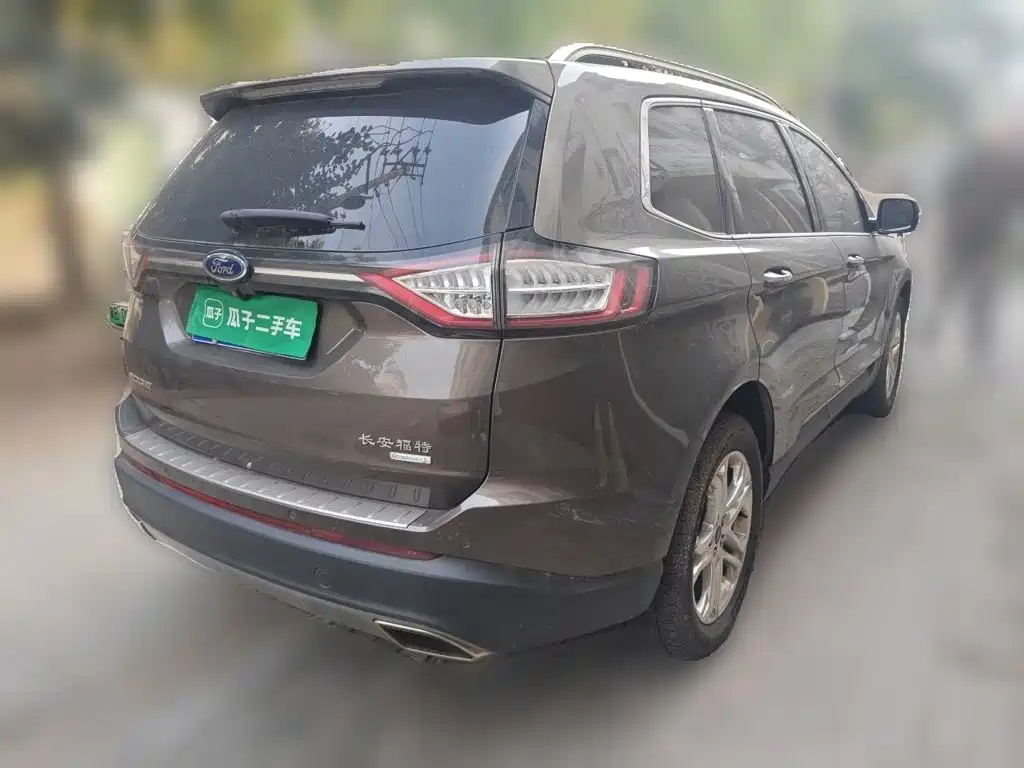 Фото 4 - Ford Edge