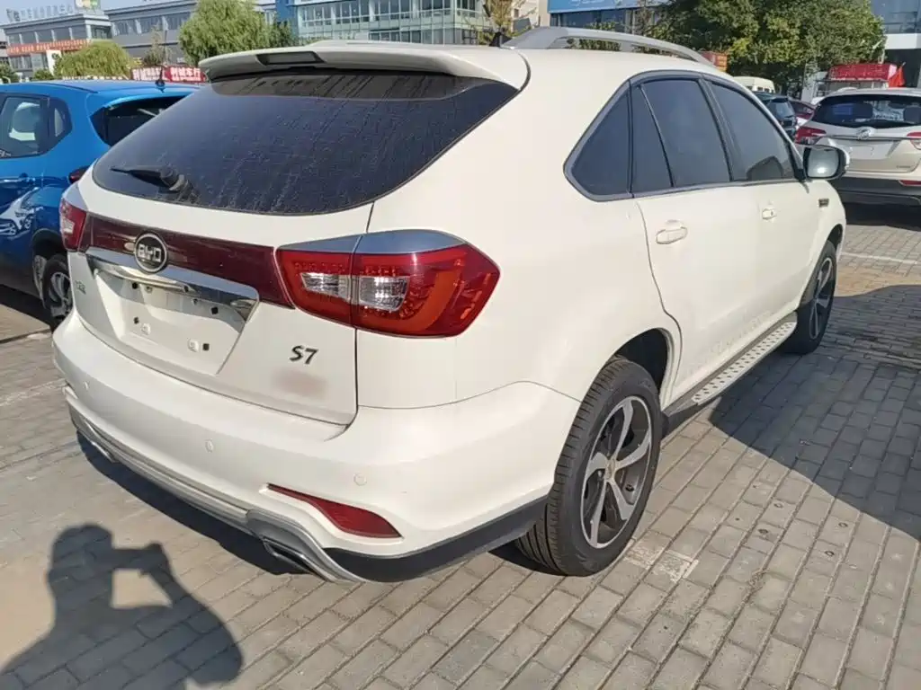 BYD S7 2016 2016 2.0T Automatic Premium Model