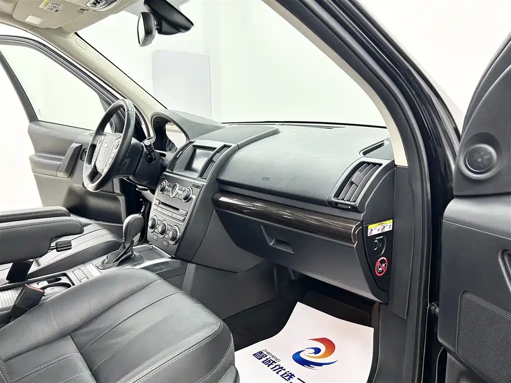 Land Rover Freelander 2 2013 2.0T Si4 SE Petrol Version фото 8