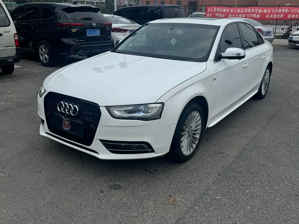 Фото 1 - Audi A4L