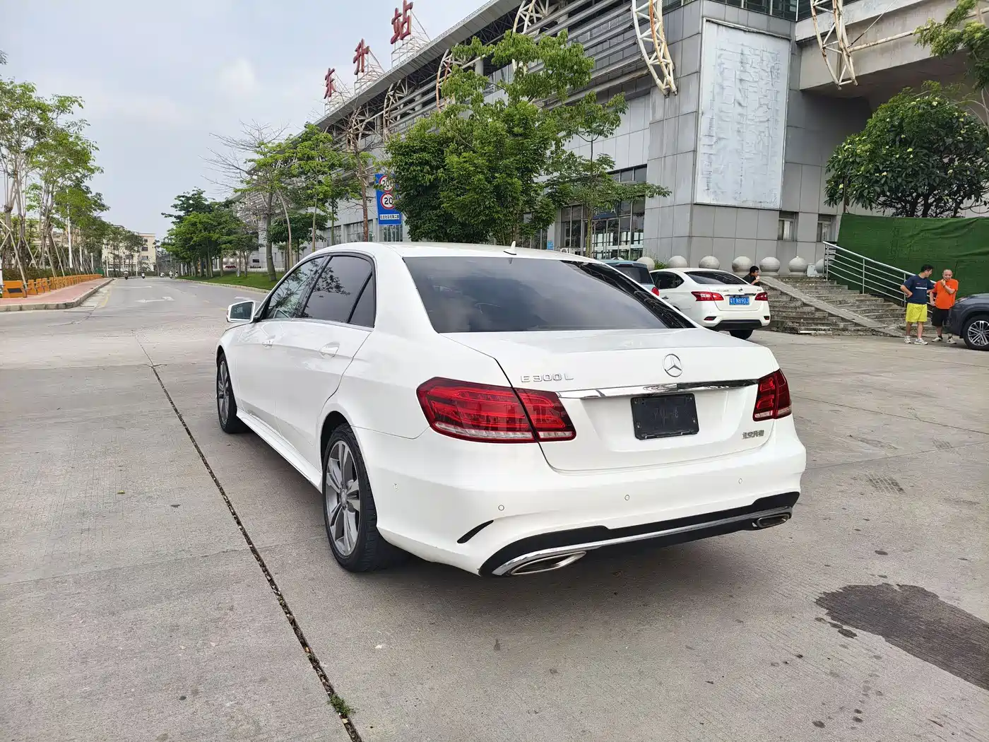 Mercedes-Benz E-Class 2015 E 260 L Sport фото 4