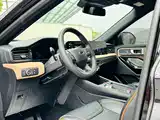 Photo 14 - Ford Explorer