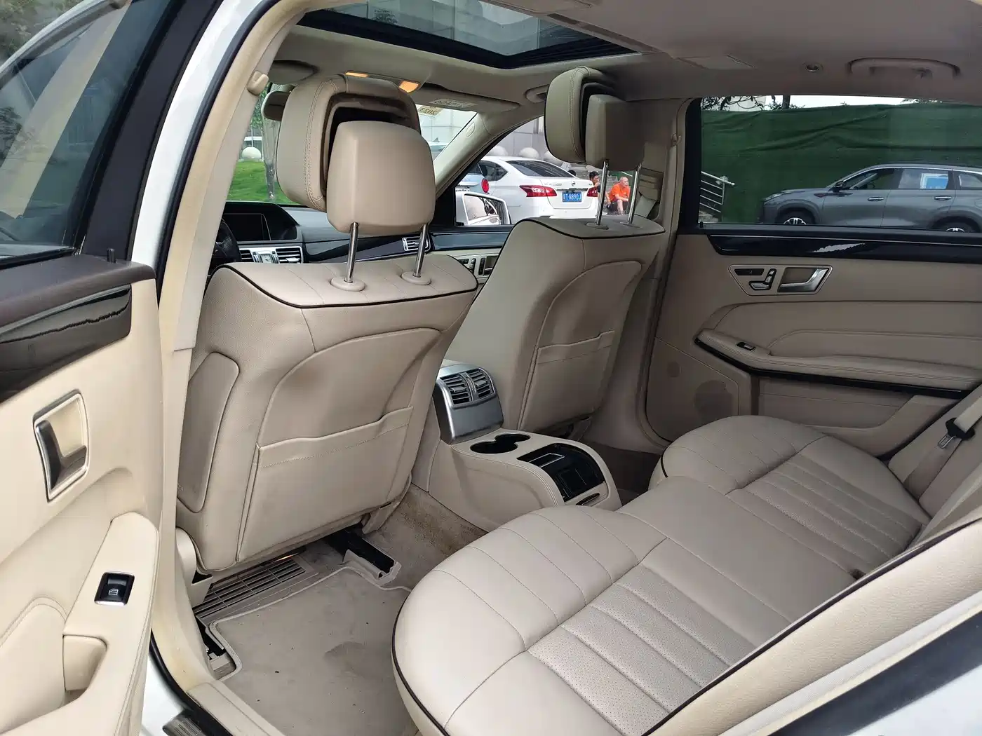 Mercedes-Benz E-Class 2015 E 260 L Sport фото 11