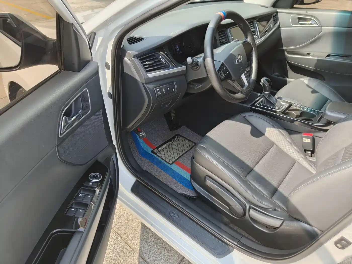 HYUNDAI NAME PICTURE