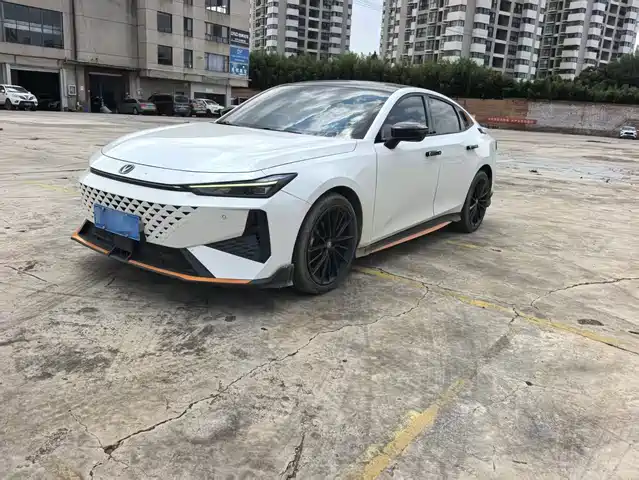 Changan UNI-V 1.5T, Премиум Спорт