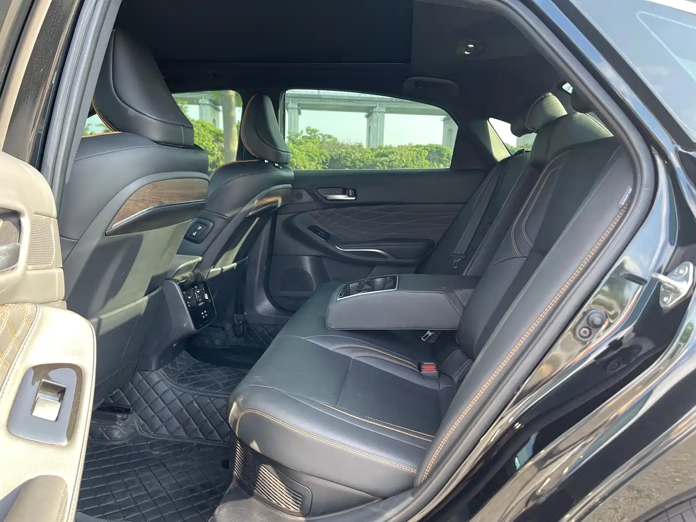 Toyota Avalon 2024 Model Hybrid 2.0L Premium Selection Edition фото 28