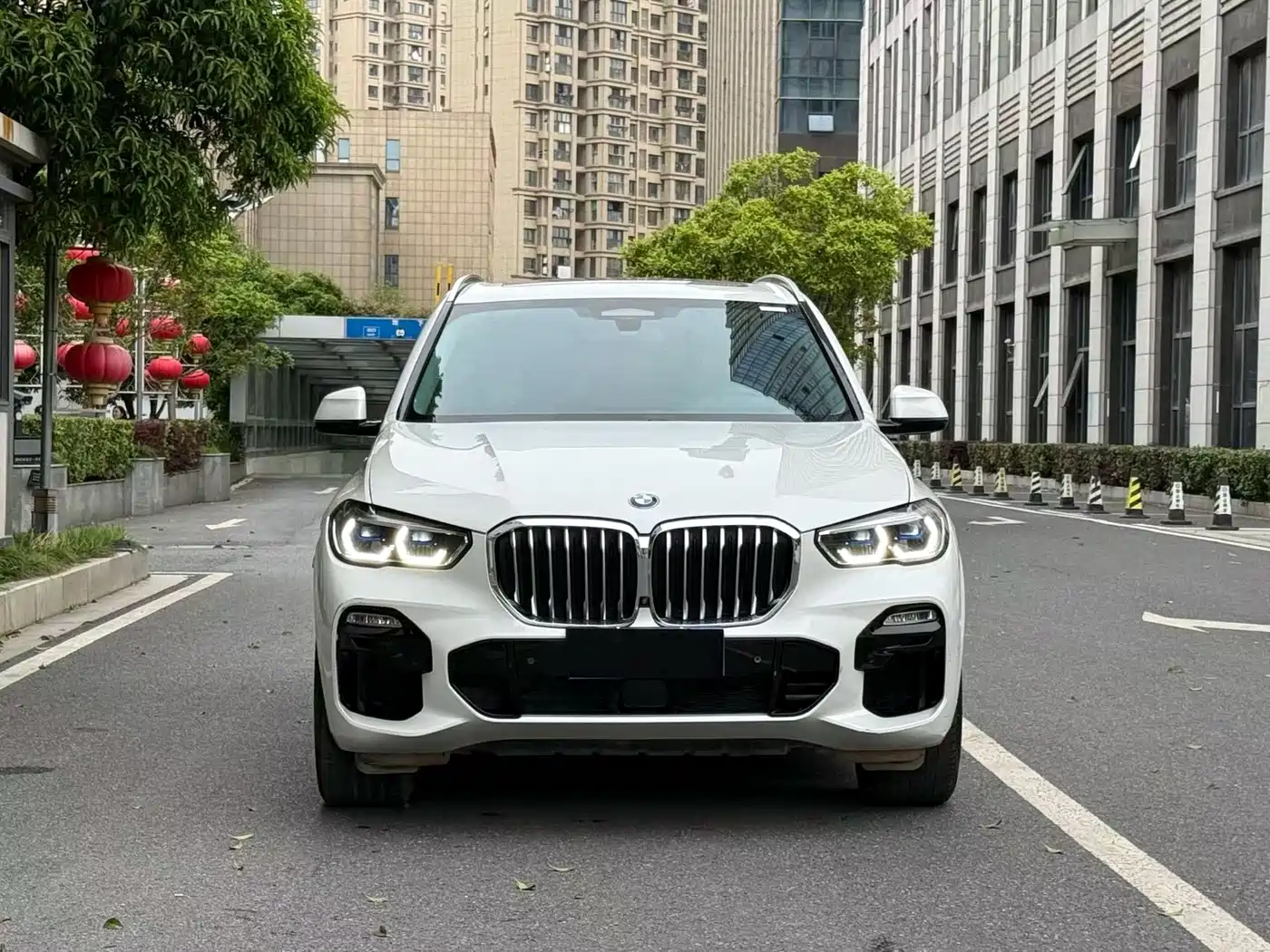 BMW X5 (Import) 2019 xDrive40i Exclusive M Sport Package фото 2