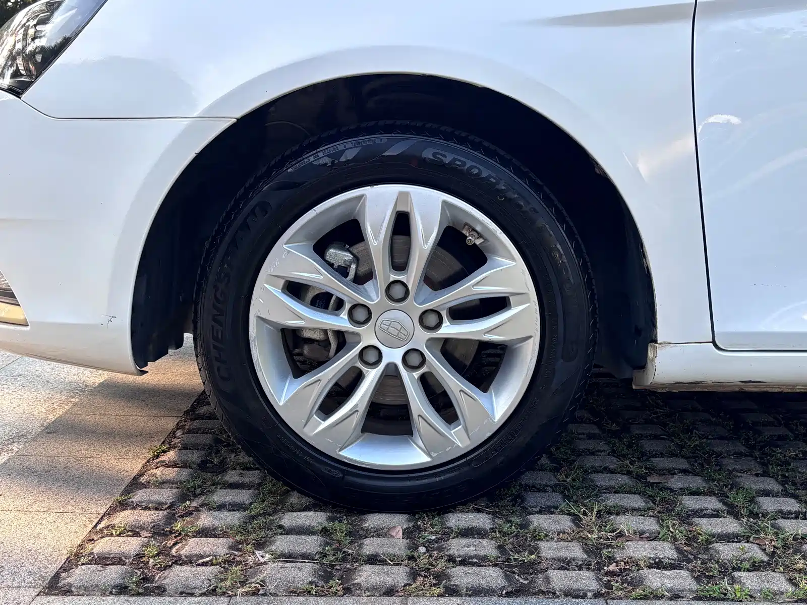 صورة 5 - Geely Emgrand
