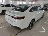 Фото 5 - Geely Geometry A