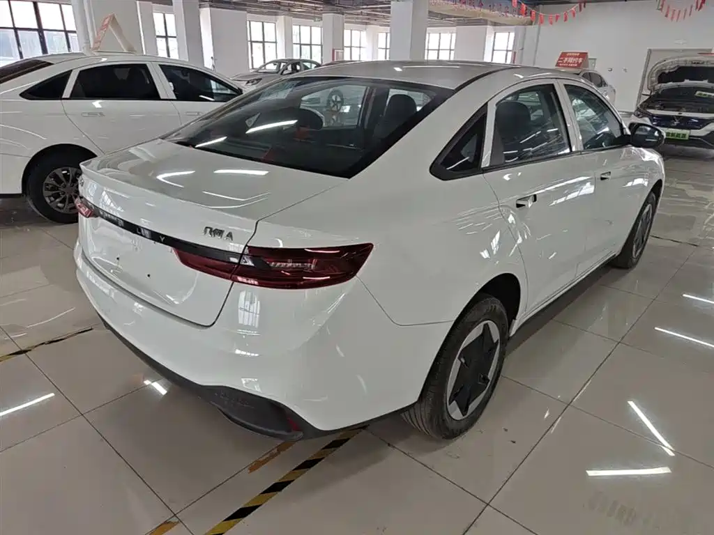 Фото 5 - Geely Geometry A