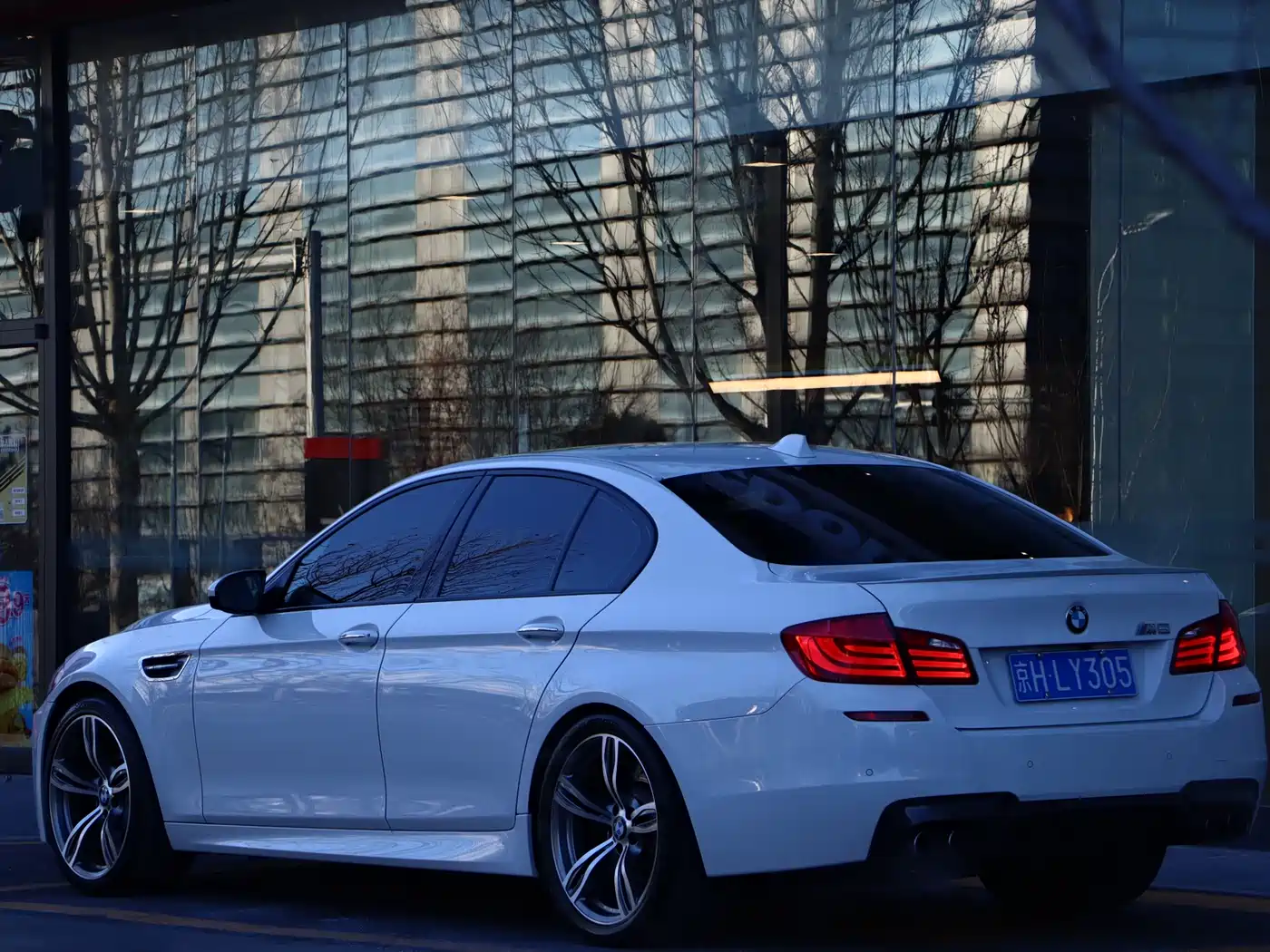 BMW M5 2012 M5 фото 11