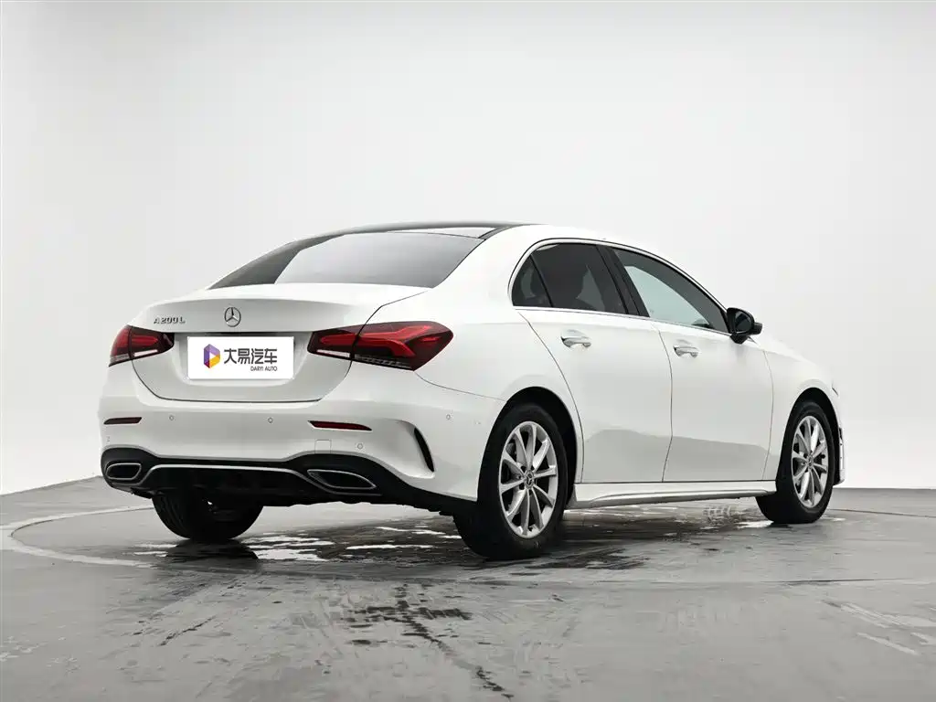 Mercedes-Benz A-Class 2021 A 200 L Sport Sedan Dynamic Type фото 4