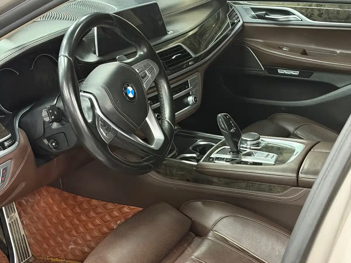 BMW 7 Series 2018 740Li Leading Type Excellence Package фото 8
