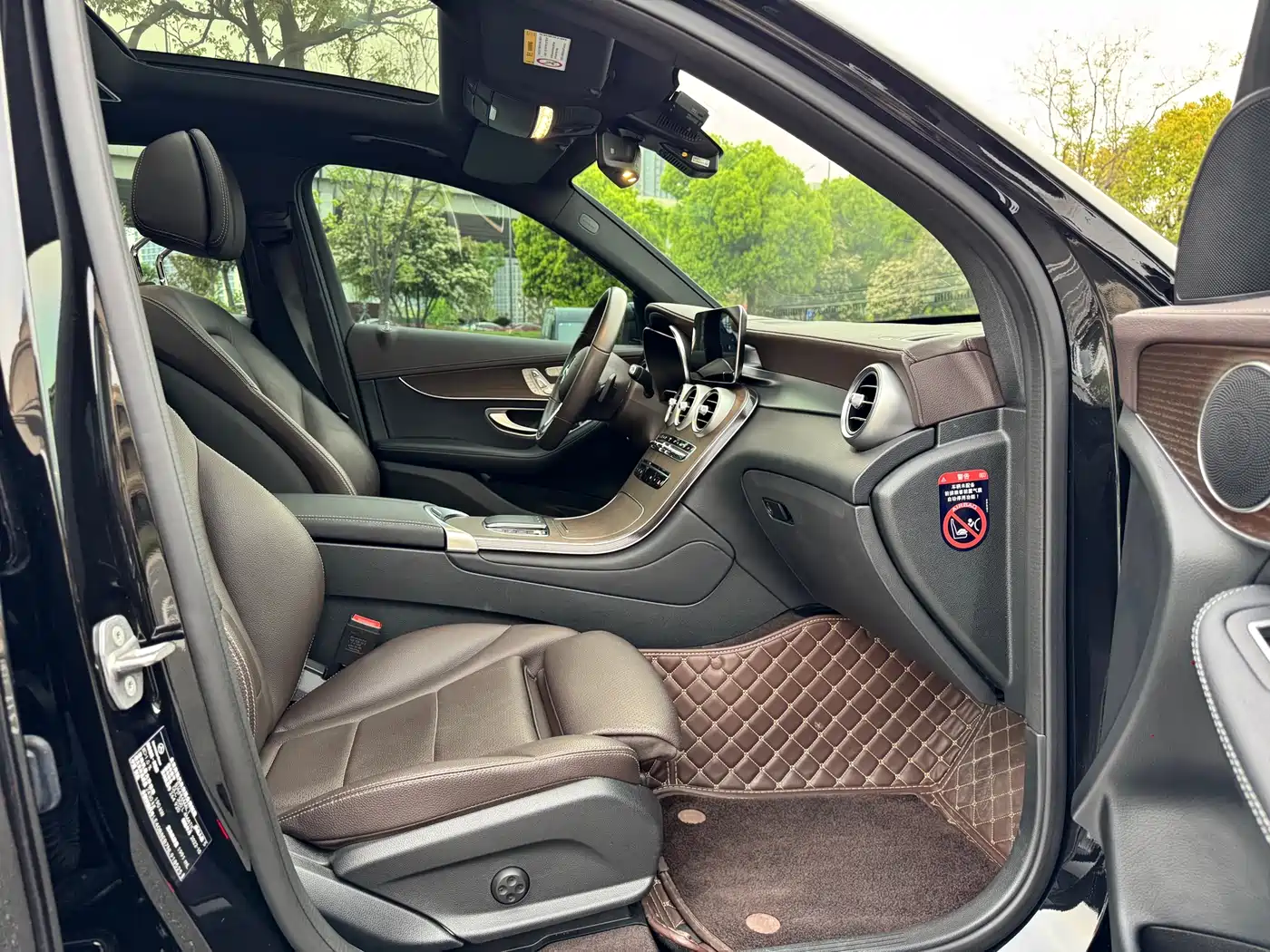Mercedes-Benz GLC 2022 Facelift GLC 300 L 4MATIC Dynamic Collector's Edition фото 11