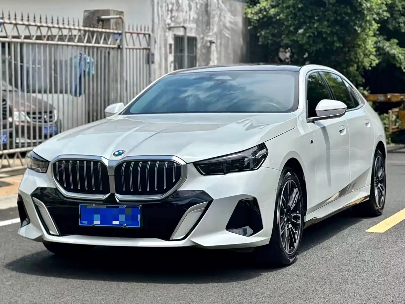BMW 5-SERIES