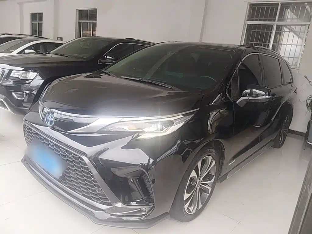 Фото 2 - Toyota Granvia