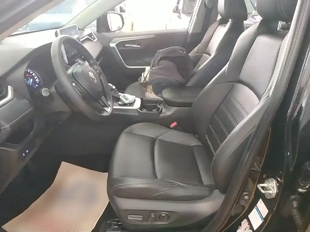 Фото 20 - Toyota Wildlander