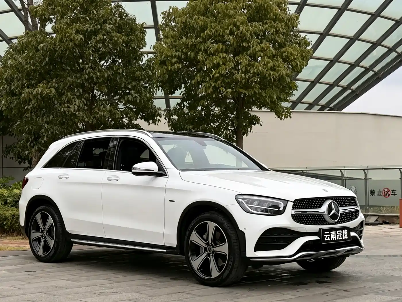 Mercedes-Benz GLC 2022 Facelift GLC 300 L 4MATIC Dynamic Collector's Edition фото 3